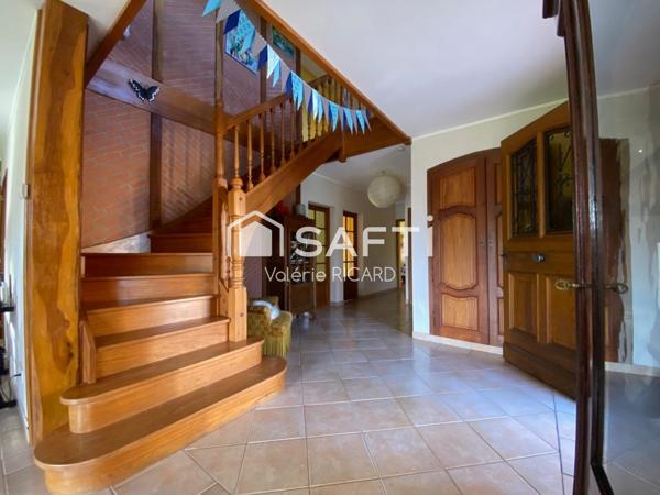 CAYRAC, Maison d'architecte d'environ 194m2 sur un terrain arboré de 3852 m2