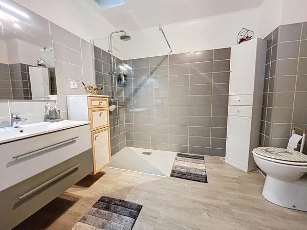 A VENDRE LAROQUE D'OLMES CHARMANTE T4 AVEC GARAGE ET JARDIN