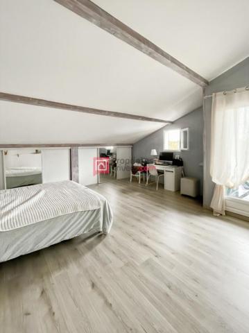 Maison familiale avec jardin et piscine, à proximité du bourg d'Ustaritz