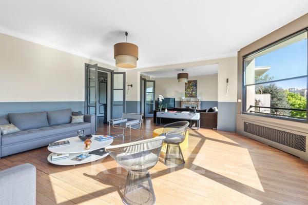 Appartement familial aux vues dégagées sur la nature et Tour Eiffel”