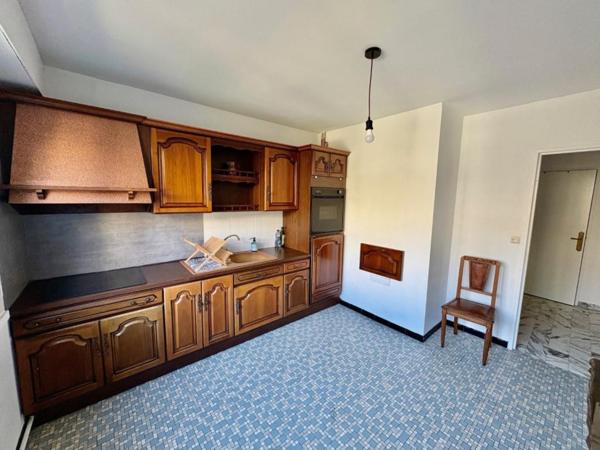 APPARTEMENT T2 MEUBLE A LOUER A ROANNE - CENTRE VILLE