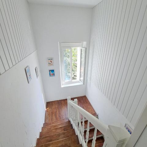 A VENDRE MAISON DE VILLE RENOVEE AVEC JARDIN / 3 CHAMBRES