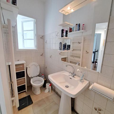 A VENDRE MAISON DE VILLE RENOVEE AVEC JARDIN / 3 CHAMBRES