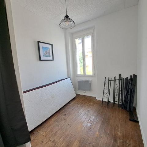 A VENDRE MAISON DE VILLE RENOVEE AVEC JARDIN / 3 CHAMBRES