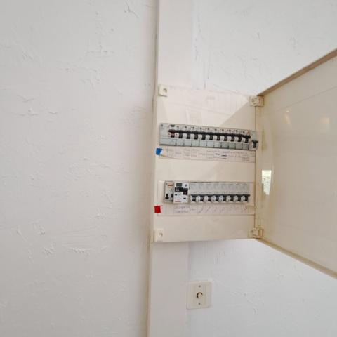 A VENDRE MAISON DE VILLE RENOVEE AVEC JARDIN / 3 CHAMBRES