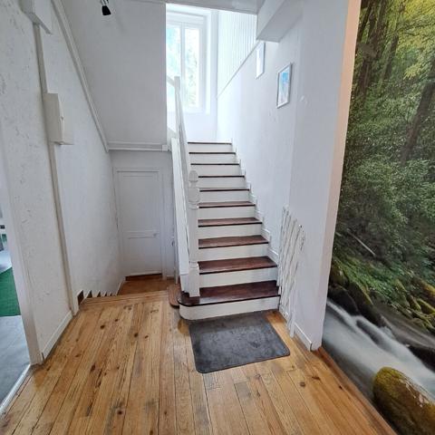 A VENDRE MAISON DE VILLE RENOVEE AVEC JARDIN / 3 CHAMBRES