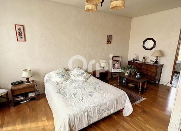 Maison à vendre    5 pièces •  Rambouillet