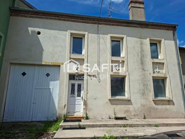 Maison de caractère à rénover avec de beaux volumes et un terrain de 67 ares