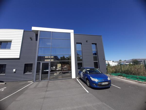 A LOUER BUREAUX ETAT NEUF de 98.5 m² environ, Porte de Rennes, Treillières