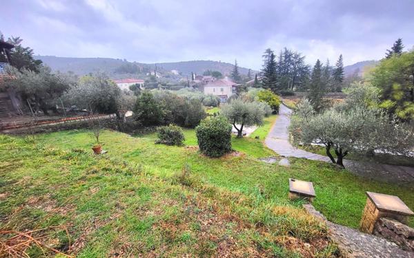 Maison à vendre    3 pièces •  Saint-Ambroix