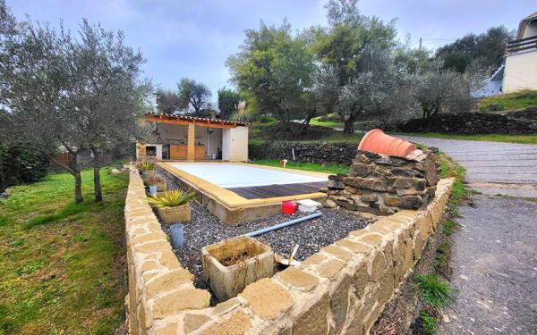 Maison à vendre    3 pièces •  Saint-Ambroix