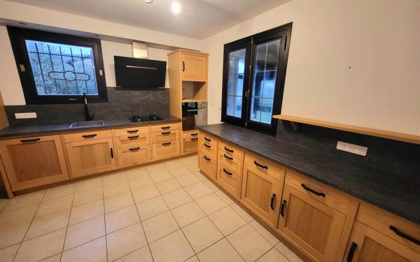 Maison à vendre    3 pièces •  Saint-Ambroix