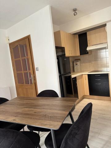 Location                                                      Appartement
                        
                     2 pièces                      38 m2                     à Rodez