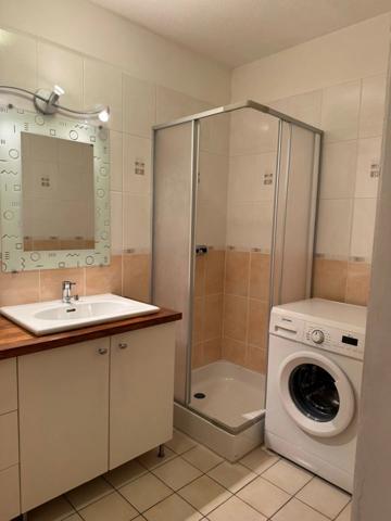 Location                                                      Appartement
                        
                     2 pièces                      38 m2                     à Rodez