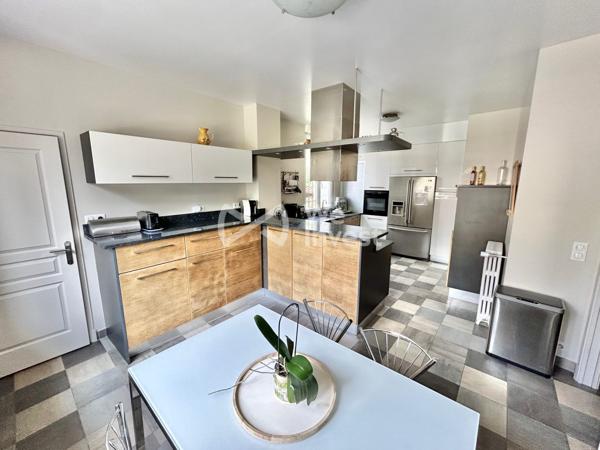 Les Essarts le roi centre - Superbe maison familiale de 240 m² – Prestations haut de gamme au Calme