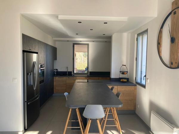 À vendre – Superbe propriété de 225 m² à Trets avec piscine, dépendance et grand terrain