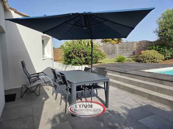SAINTE PAZANNE BOURG : maison de qualité 133 m² avec 4 chambres (dont 1 suite), garage, piscine et terrasse !