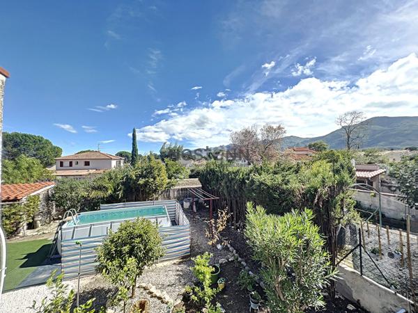 Maison trois faces à vendre à Saint Genis Des Fontaines, 4 pièces, 102 m², grand garage et jardin