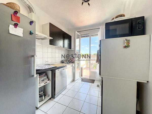 Maison trois faces à vendre à Saint Genis Des Fontaines, 4 pièces, 102 m², grand garage et jardin