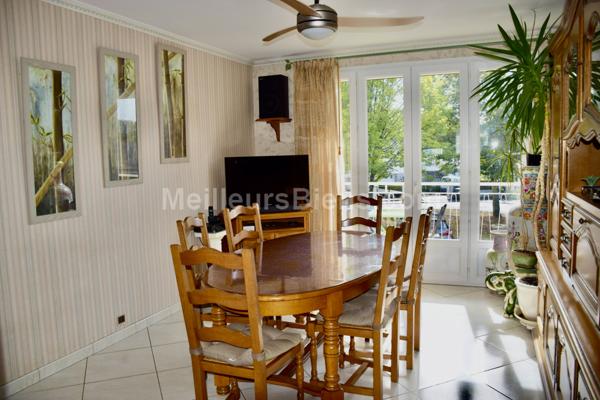 Pavillon 2 chambres et bureau sur terrain de 341m2