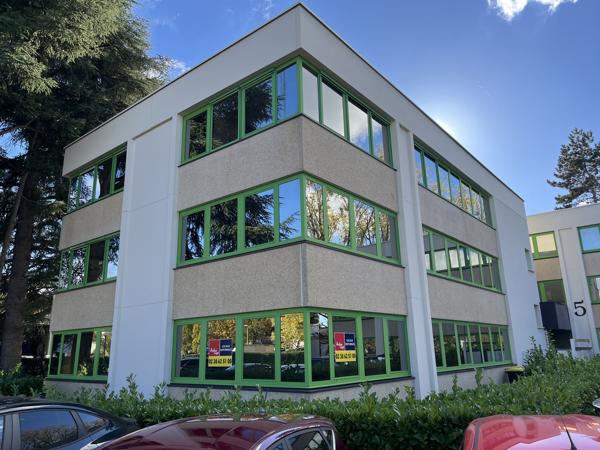 Bureaux lumineux au sud d'Orléans - accès immédiat RD2020 - A louer ou à vendre 157 m2 !