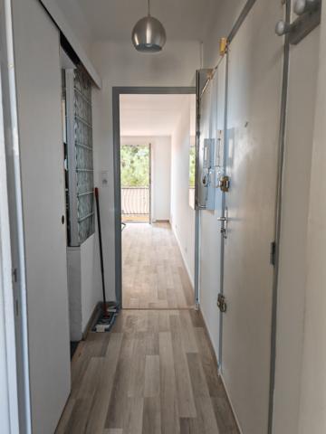 Fabregas T2 35 M² expo S/E + terrasse 8m² + PKG Privée