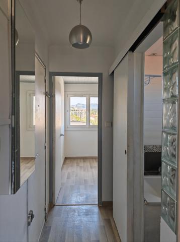 Fabregas T2 35 M² expo S/E + terrasse 8m² + PKG Privée