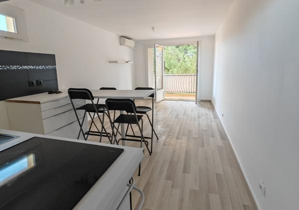 Fabregas T2 35 M² expo S/E + terrasse 8m² + PKG Privée