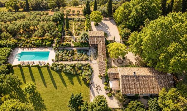 MAS AUTHENTIQUE AVEC PISCINE - SAINT RÉMY DE PROVENCE