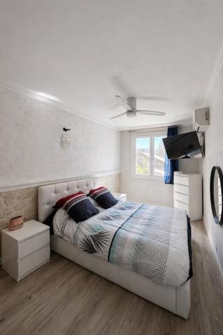 Appartement rénové avec balcon, garage et cave .Proche remparts d'Avignon Avignon