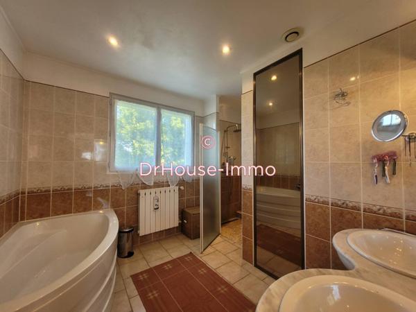 Maison à vendre 10 pièces de 245 m²