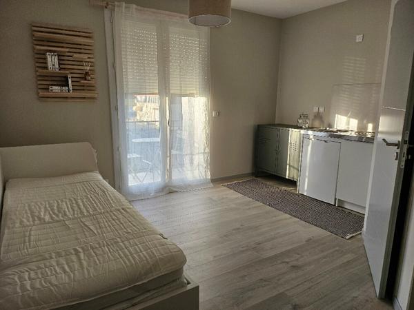 Appartement Le Sequestre 1 pièce(s) 17 m2 meublé
