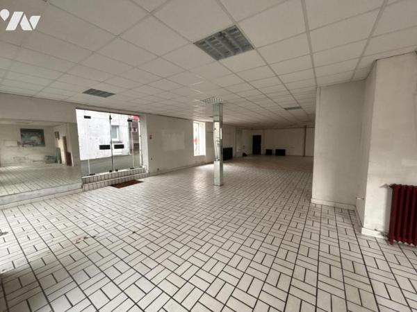 Bâtiment à Usage commercial + logement