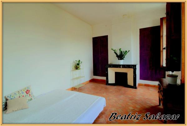 A Digne-les-Bains, dans un quartier central et calme, très bel appartement à rénover de 76m², 2/3 pièces et deux greniers.