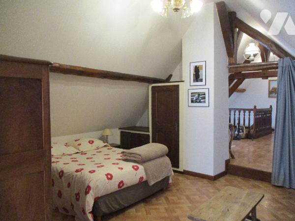 Au centre de Chabris, maison de type longère
