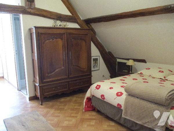Au centre de Chabris, maison de type longère