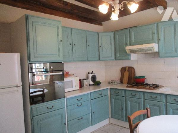 Au centre de Chabris, maison de type longère