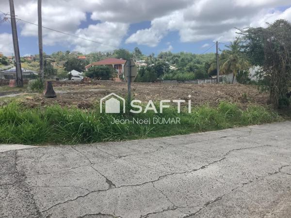 Terrain plat de 1175 m2 au quartier Sans Pareil