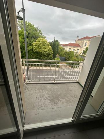 33450 MONTUSSAN - APPARTEMENT T3 AVEC BALCON ET PARKING