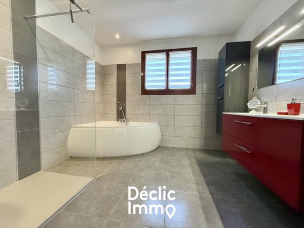 Vente maison individuelle Saint martin la pallu, 176m² 1372m² 7 pièces 390 000€