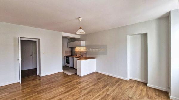 Location                                                      Appartement
                        
                     5 pièces                      66 m2                     à Brest