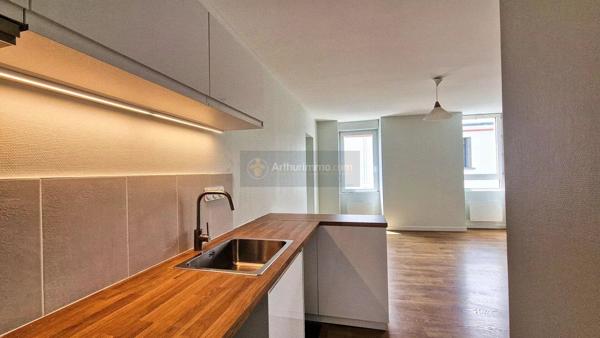 Location                                                      Appartement
                        
                     5 pièces                      66 m2                     à Brest
