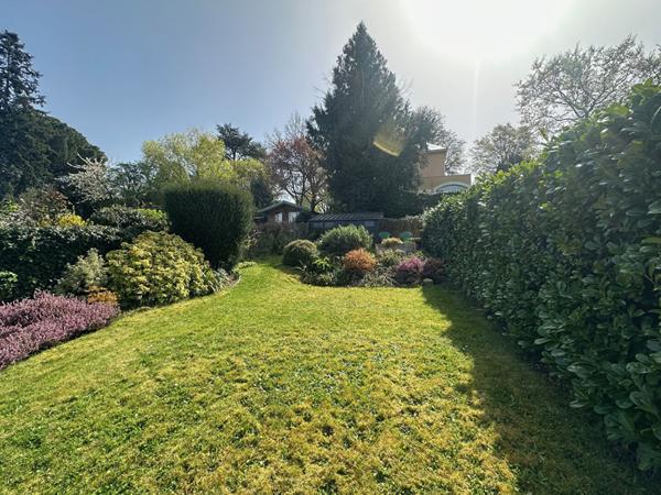 MAISON 4 CHAMBRES JARDIN GARAGE ET CAVE DANS LE TRIANGLE D'OR