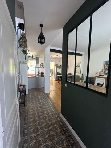 MAISON 4 CHAMBRES JARDIN GARAGE ET CAVE DANS LE TRIANGLE D'OR