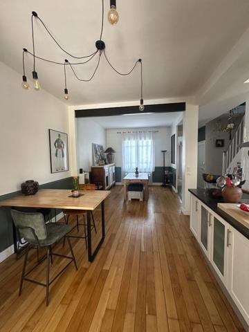 MAISON 4 CHAMBRES JARDIN GARAGE ET CAVE DANS LE TRIANGLE D'OR