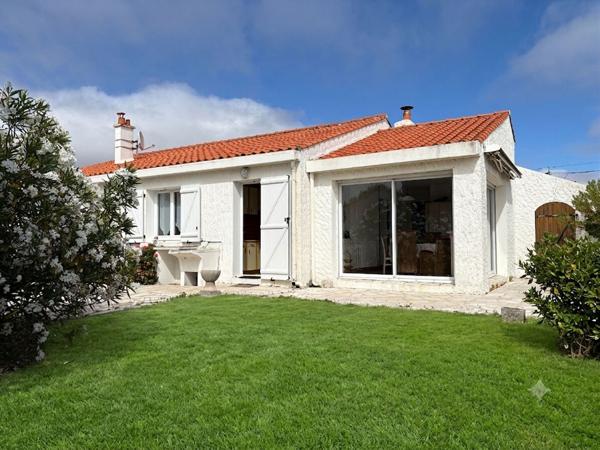 Saint Hilaire De Riez à 180 m de la corniche de SION, maison 3 ch + studio indépendant et 2 garages