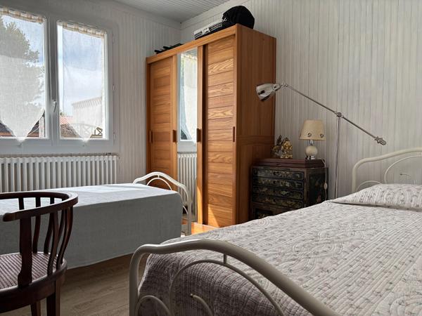 Saint Hilaire De Riez à 180 m de la corniche de SION, maison 3 ch + studio indépendant et 2 garages