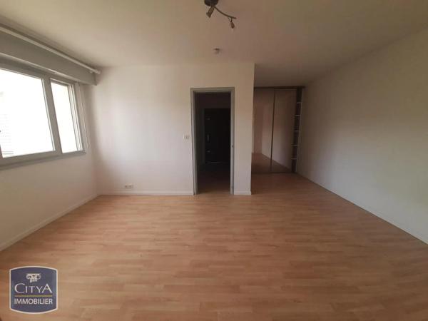 Appartement à louer 2 pièces 47.1m² Besançon (25000)