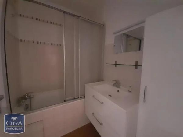 Appartement à louer 2 pièces 47.1m² Besançon (25000)