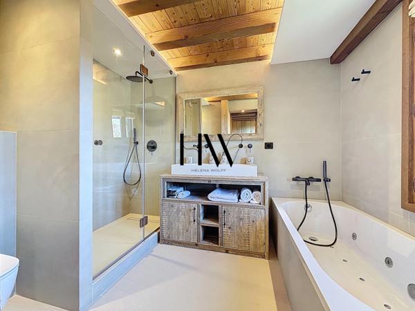 Bien d’exception à Megève – Appartement entièrement rénové avec vue panoramique et accès skis aux pieds